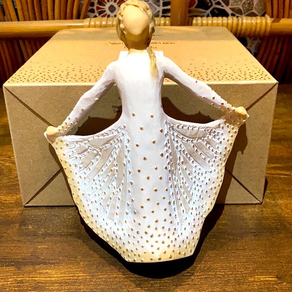 Willow tree “ butterfly “ figure new in box